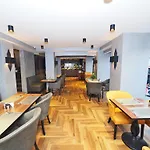 House Old Town Hotel 2*