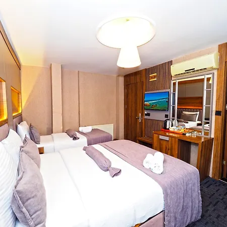 Hotel House 2*