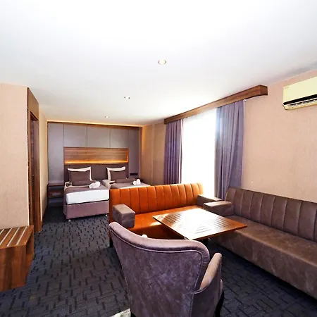 Hotel House 2*