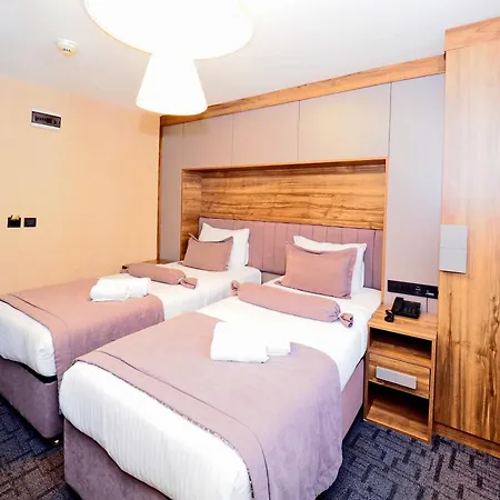 Hotel House 2*