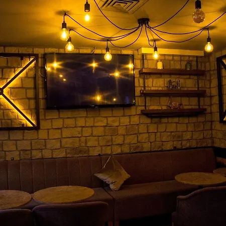 House Old Town فندق