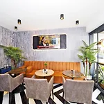 House Old Town Hotell