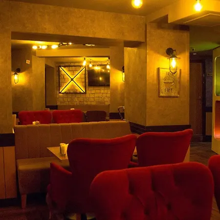House Old Town Hotell 2*