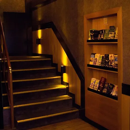 House Old Town Hotell 2*