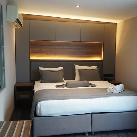 House Old Town Hotel