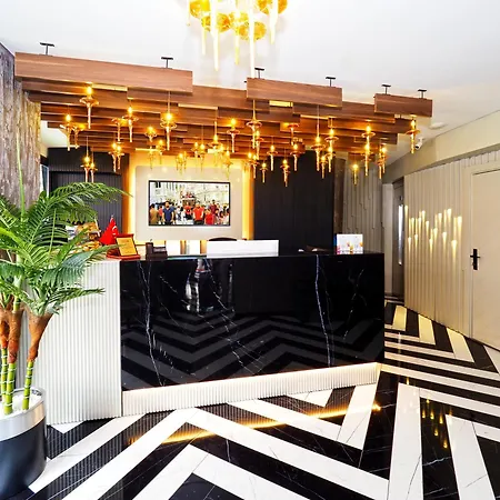 House Hotel