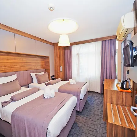 Otel House Old Town 2*