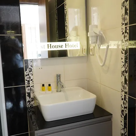 House Old Town Hotel 2*